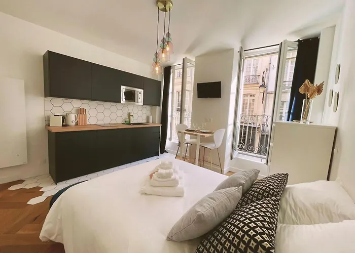 L'annexe Du Chateau Charme & Proche Palais アパート