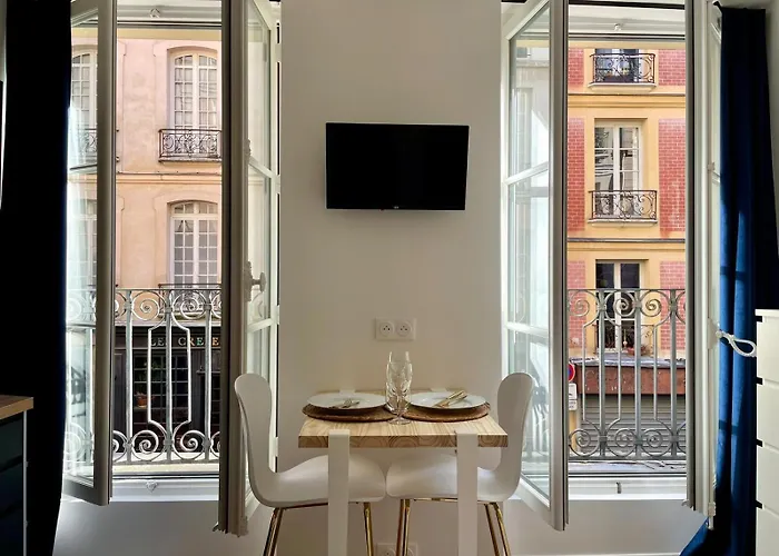 L'annexe Du Chateau Charme & Proche Palais アパート *